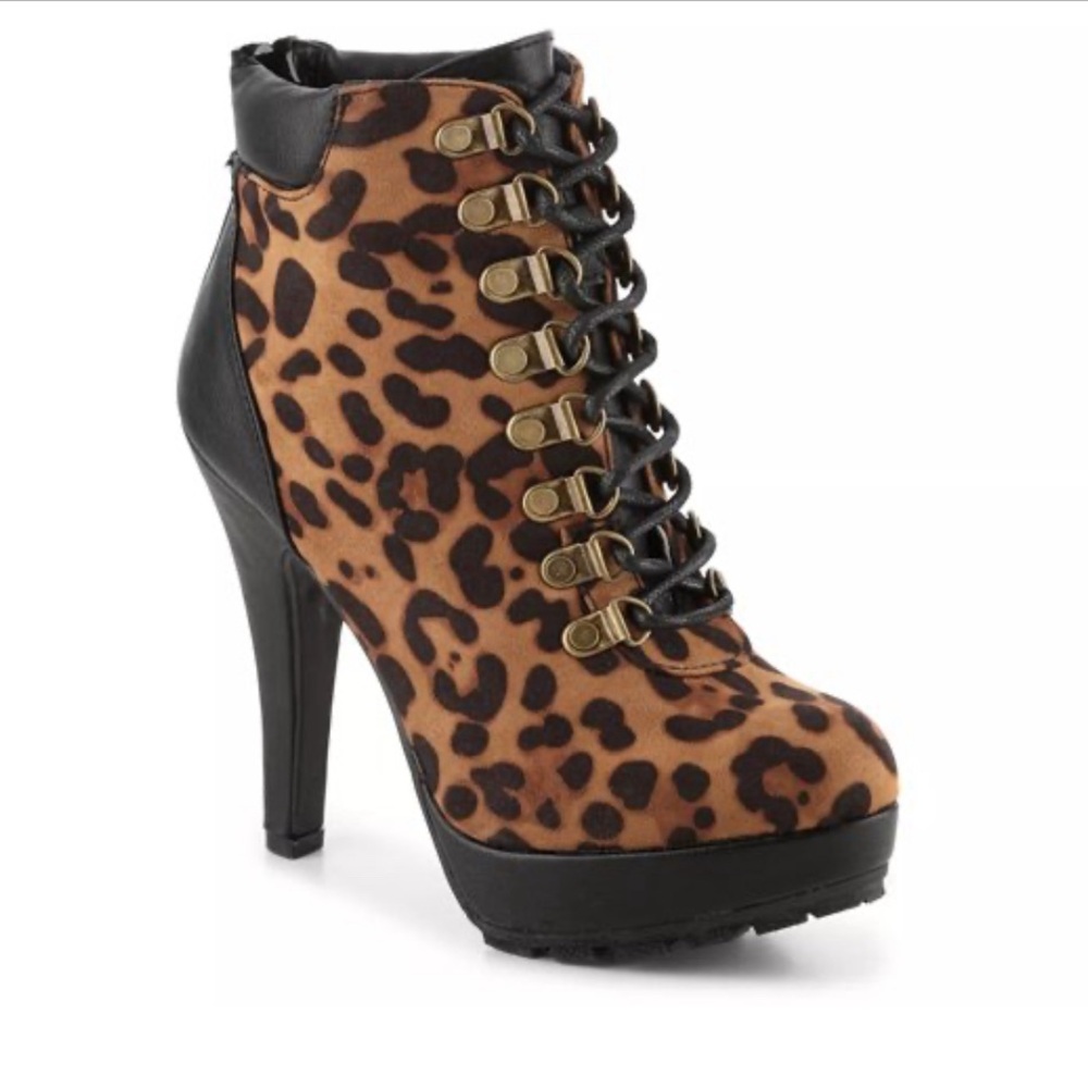 Anne Michelle Women's Fashion Leopard Boots